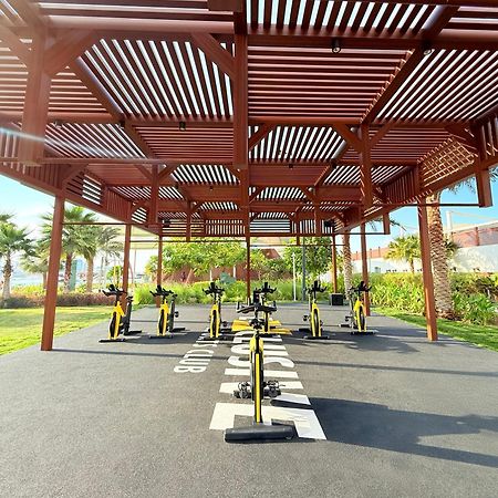 Rixos Gulf Hotel Doha Exteriör bild The outdoor gym