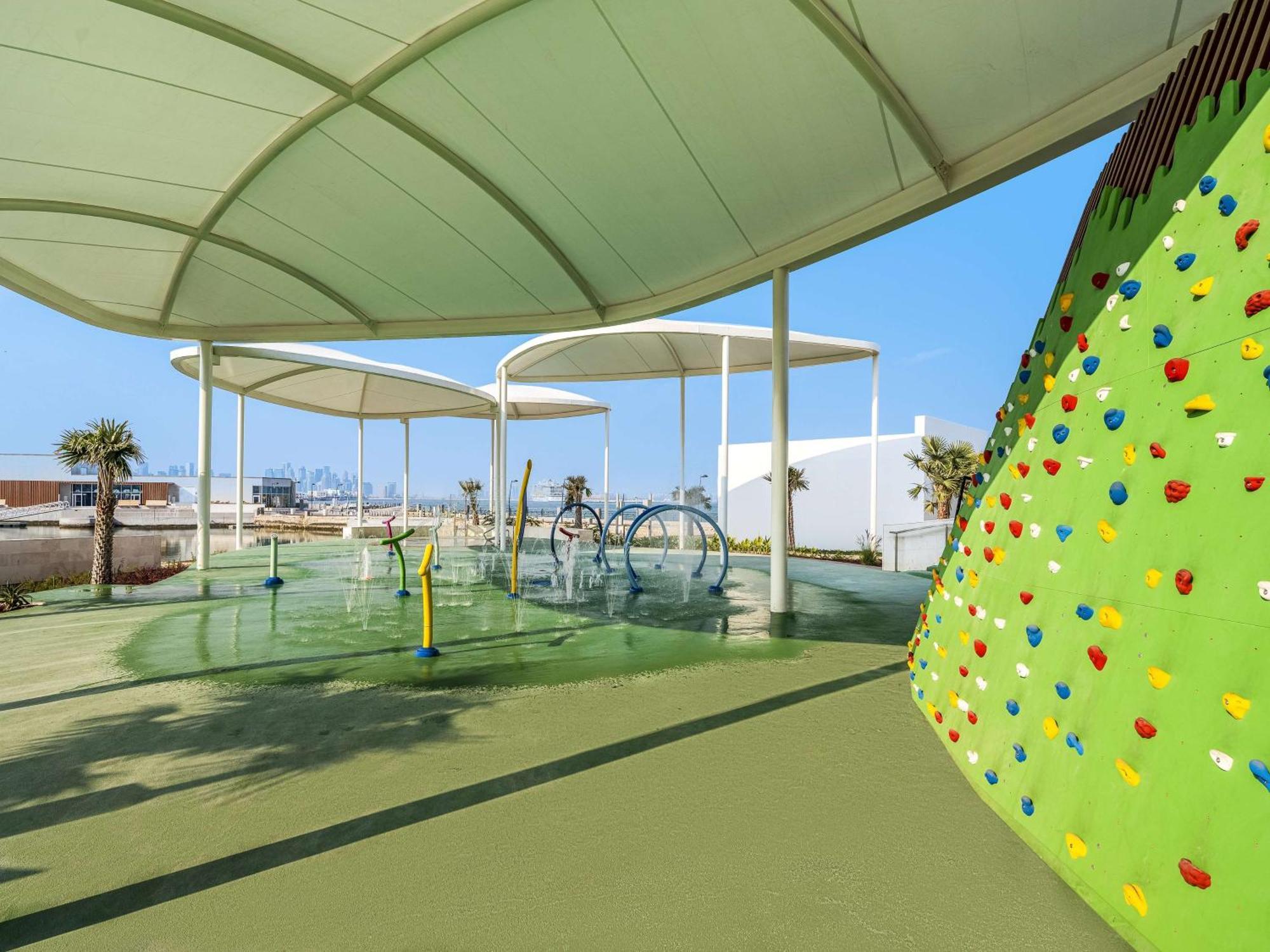 Rixos Gulf Hotel Doha Exteriör bild Children's Park