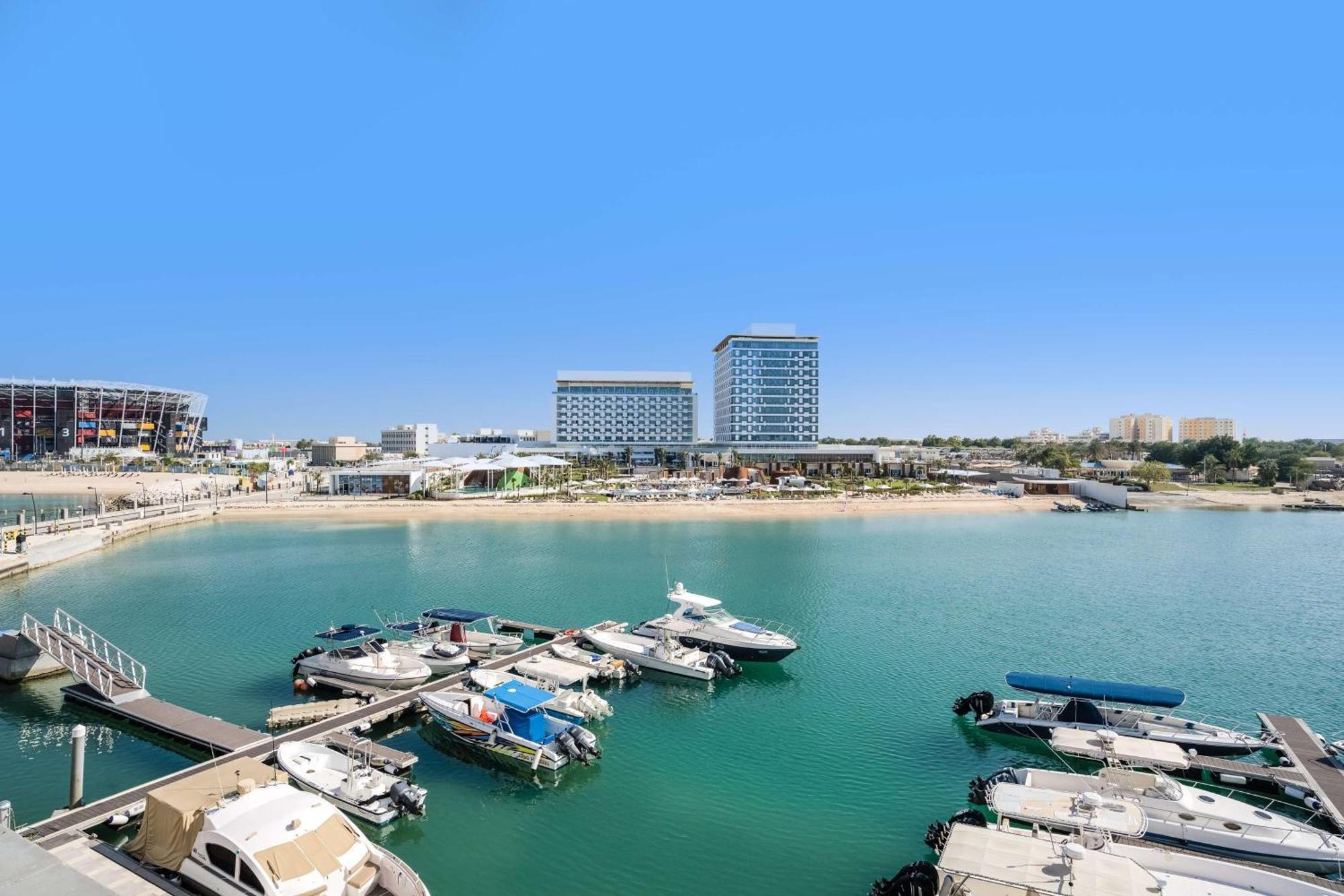Rixos Gulf Hotel Doha Exteriör bild The Marina
