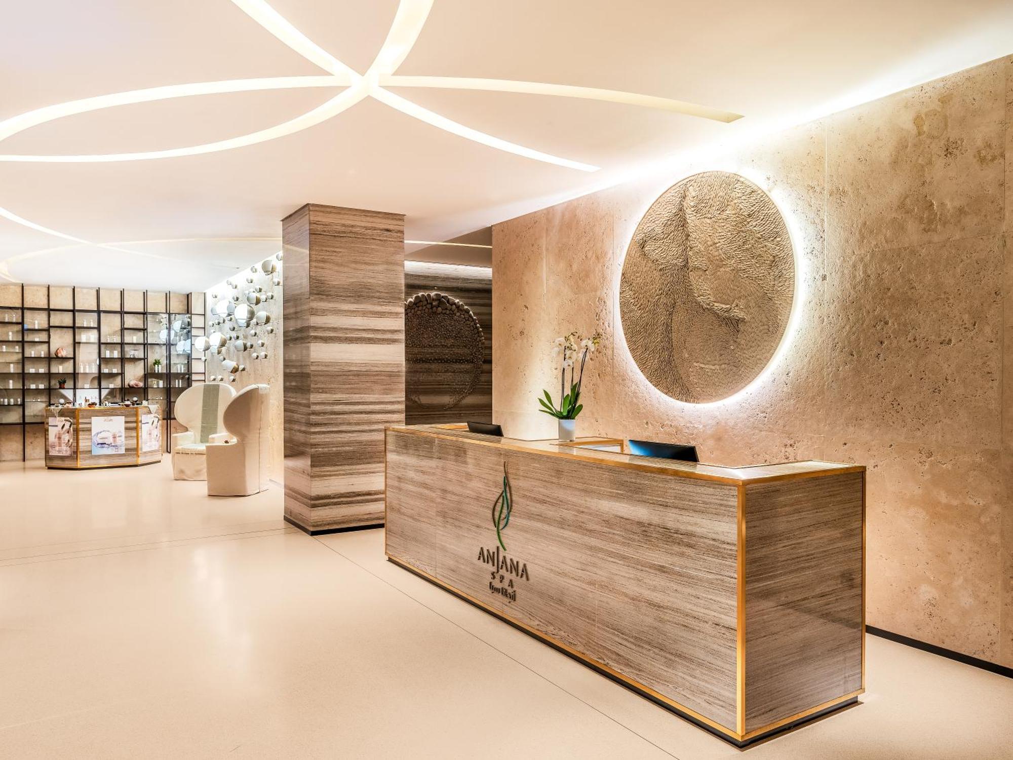 Rixos Gulf Hotel Doha Exteriör bild The lobby of the AROMA SPA
