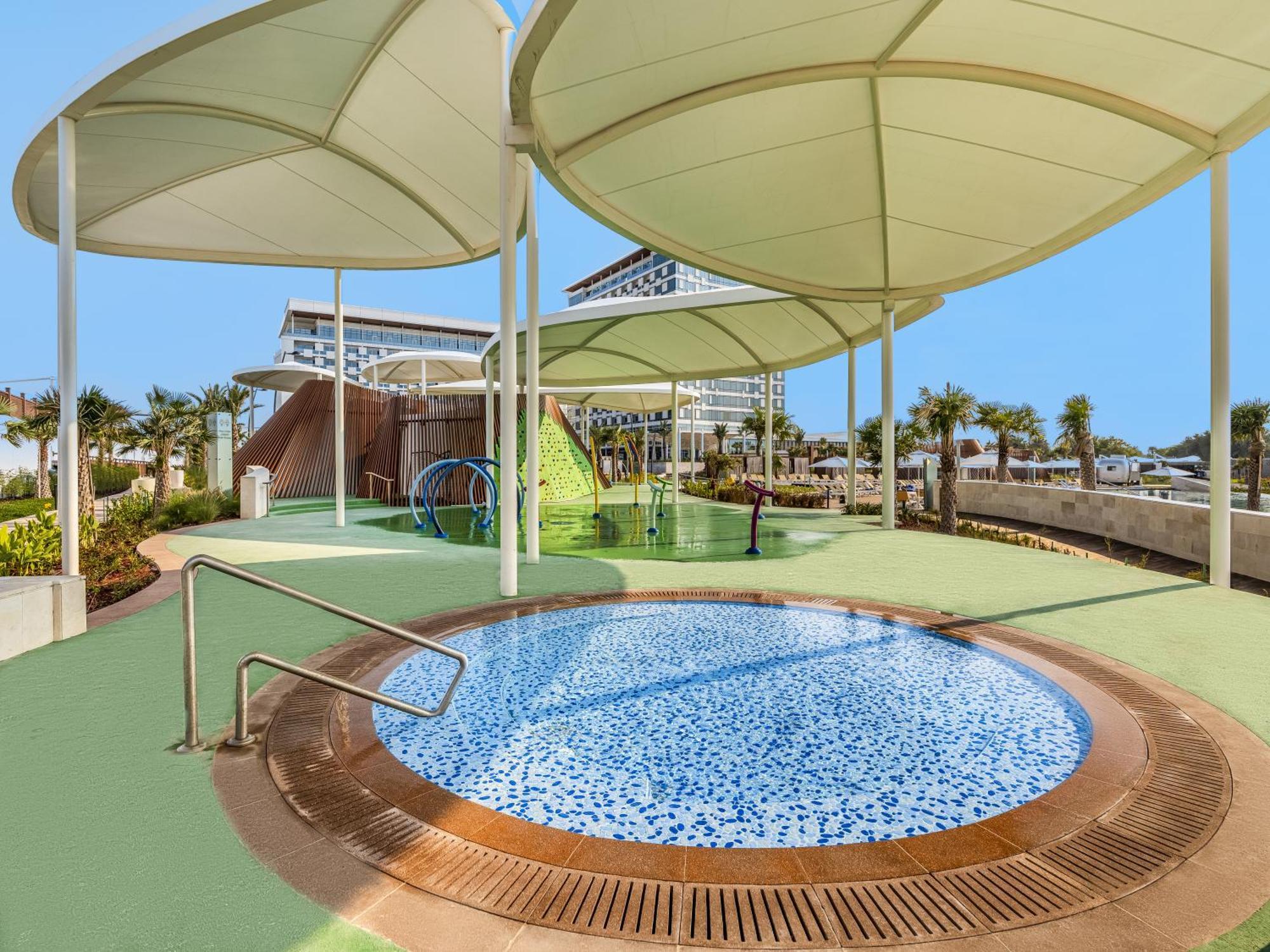 Rixos Gulf Hotel Doha Exteriör bild The Cove