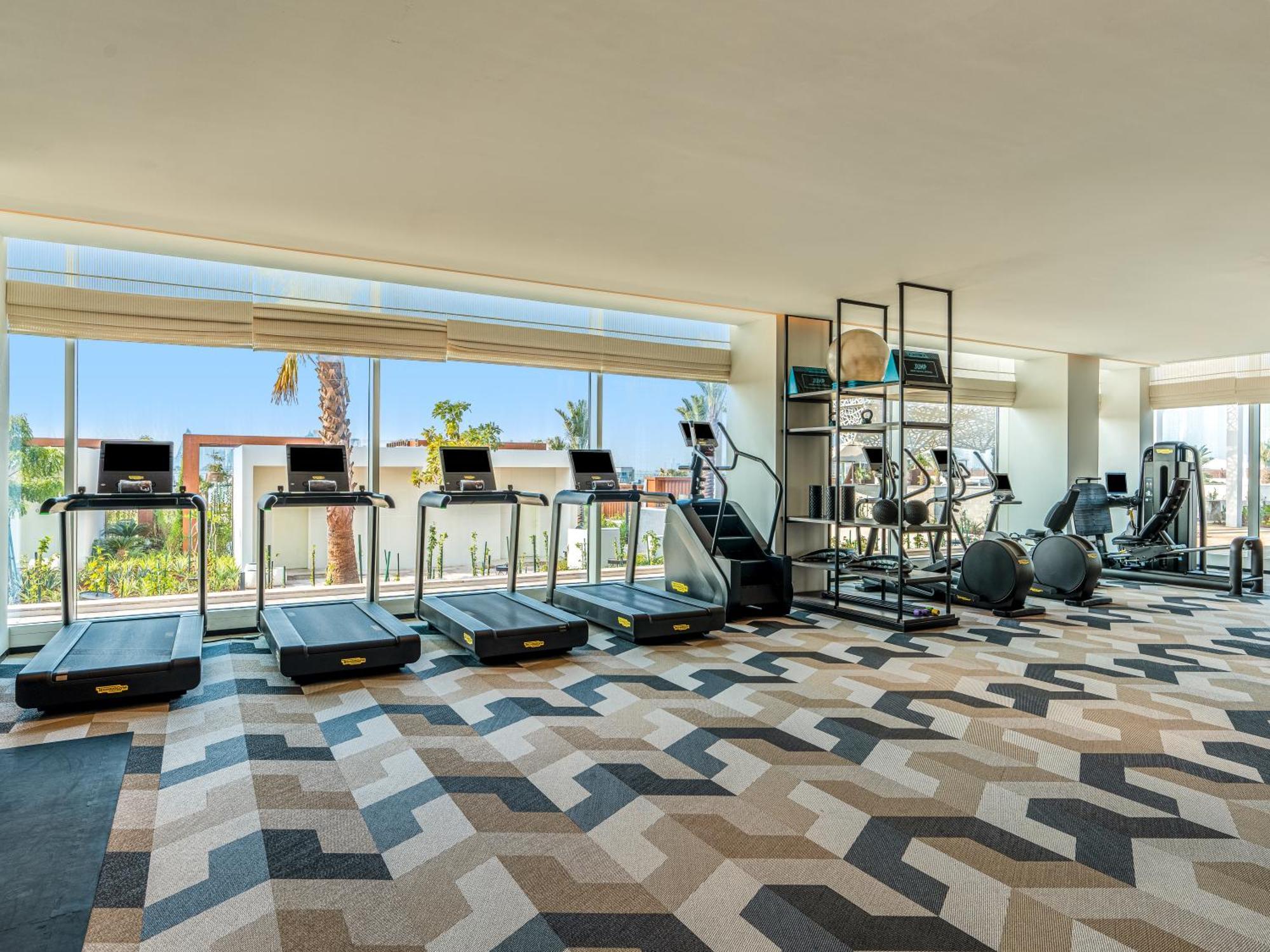 Rixos Gulf Hotel Doha Exteriör bild The gym at the hotel