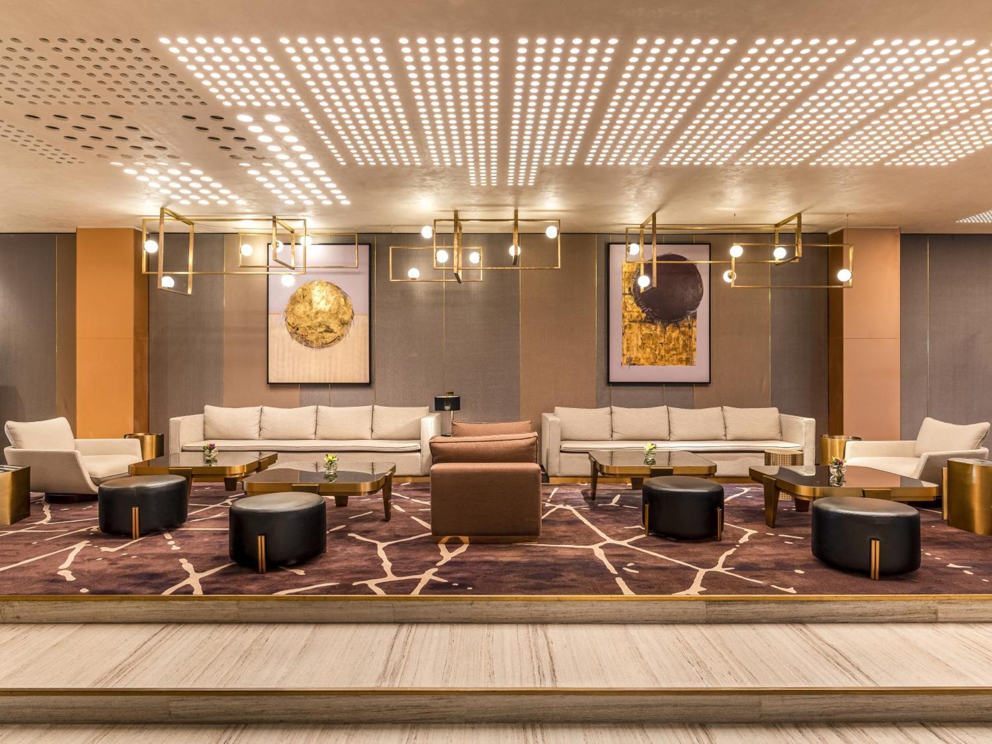 Rixos Gulf Hotel Doha Exteriör bild The lobby of the hotel