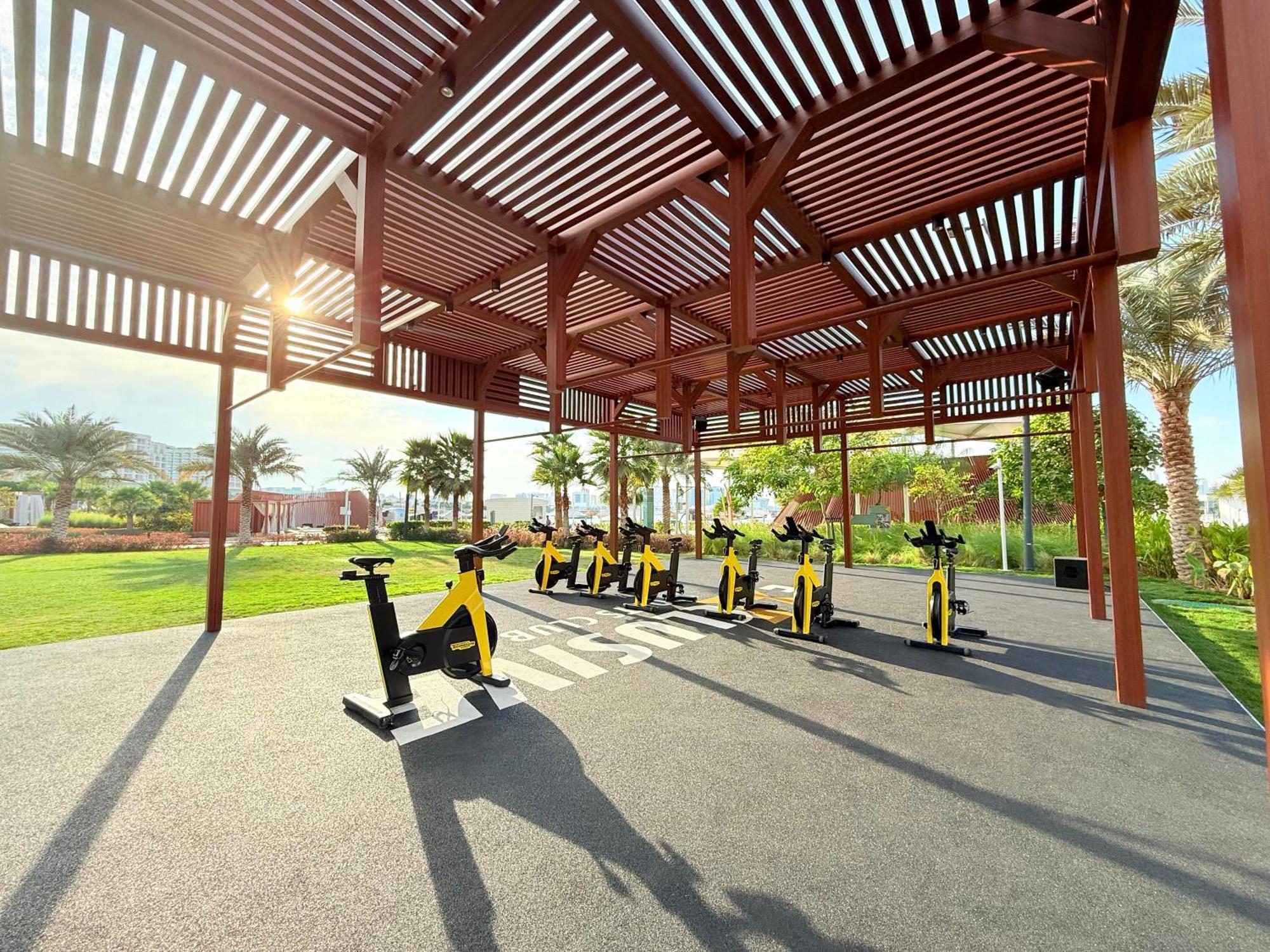 Rixos Gulf Hotel Doha Exteriör bild The park's outdoor gym